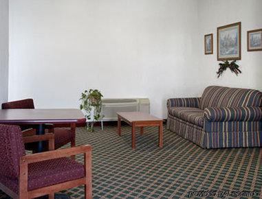 Отель Super 8 Monett Номер фото